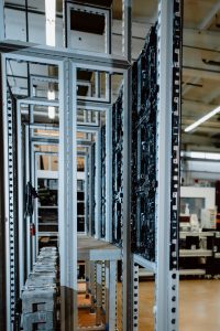 seitlicher Blick auf die Hinterbaukonstruktion einer LED auf LUNA Panels